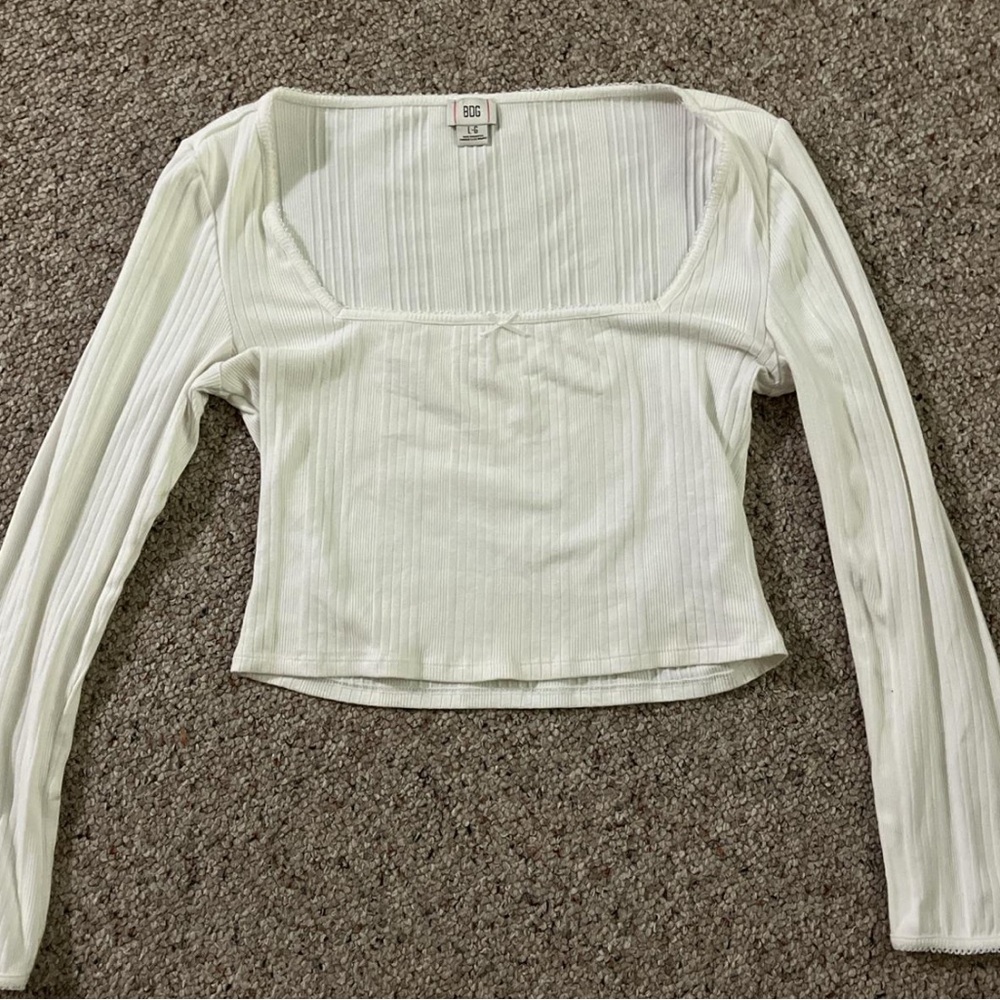 Cropped UO white tee